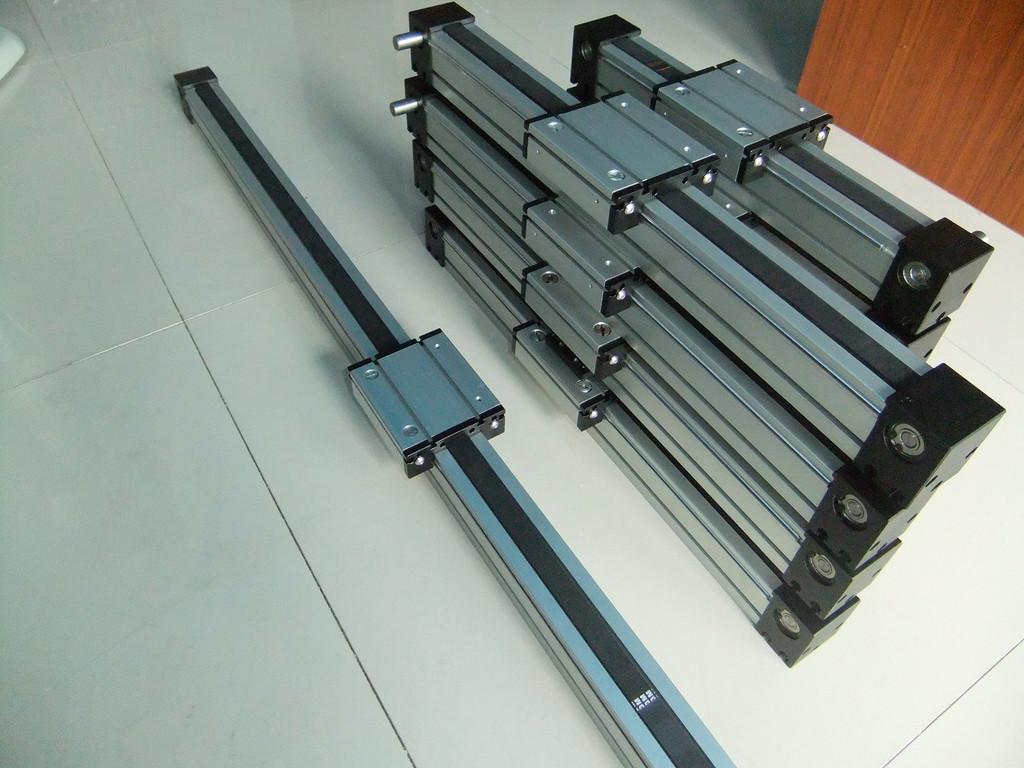 皮帶導(dǎo)軌滑臺(tái)和絲杠傳動(dòng)滑臺(tái)的區(qū)別