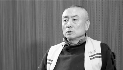 圖為蘇洪波在接受調(diào)查。